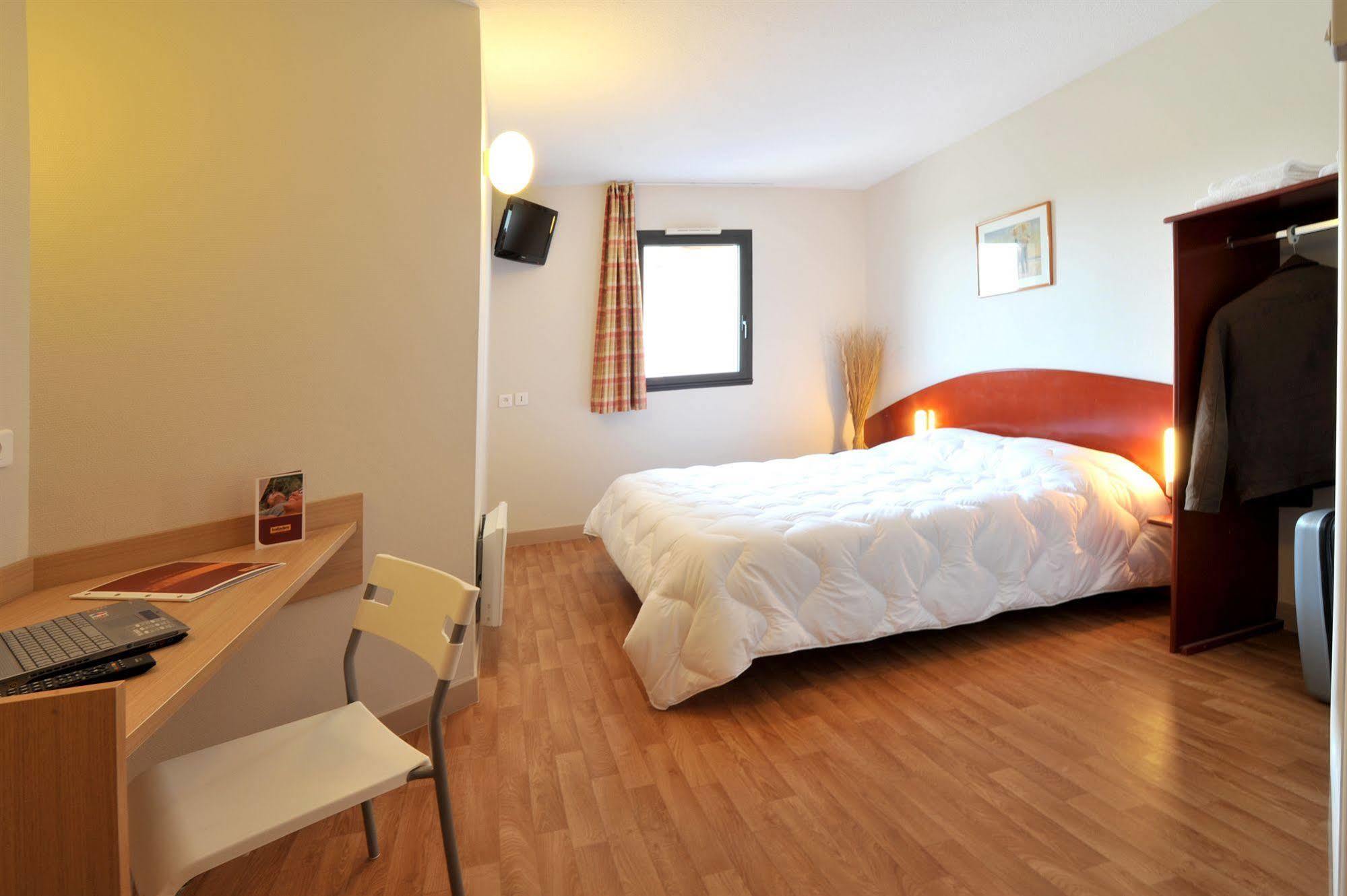 Hotel & Residence Site Du Futuroscope Jaunay-Clan Екстериор снимка