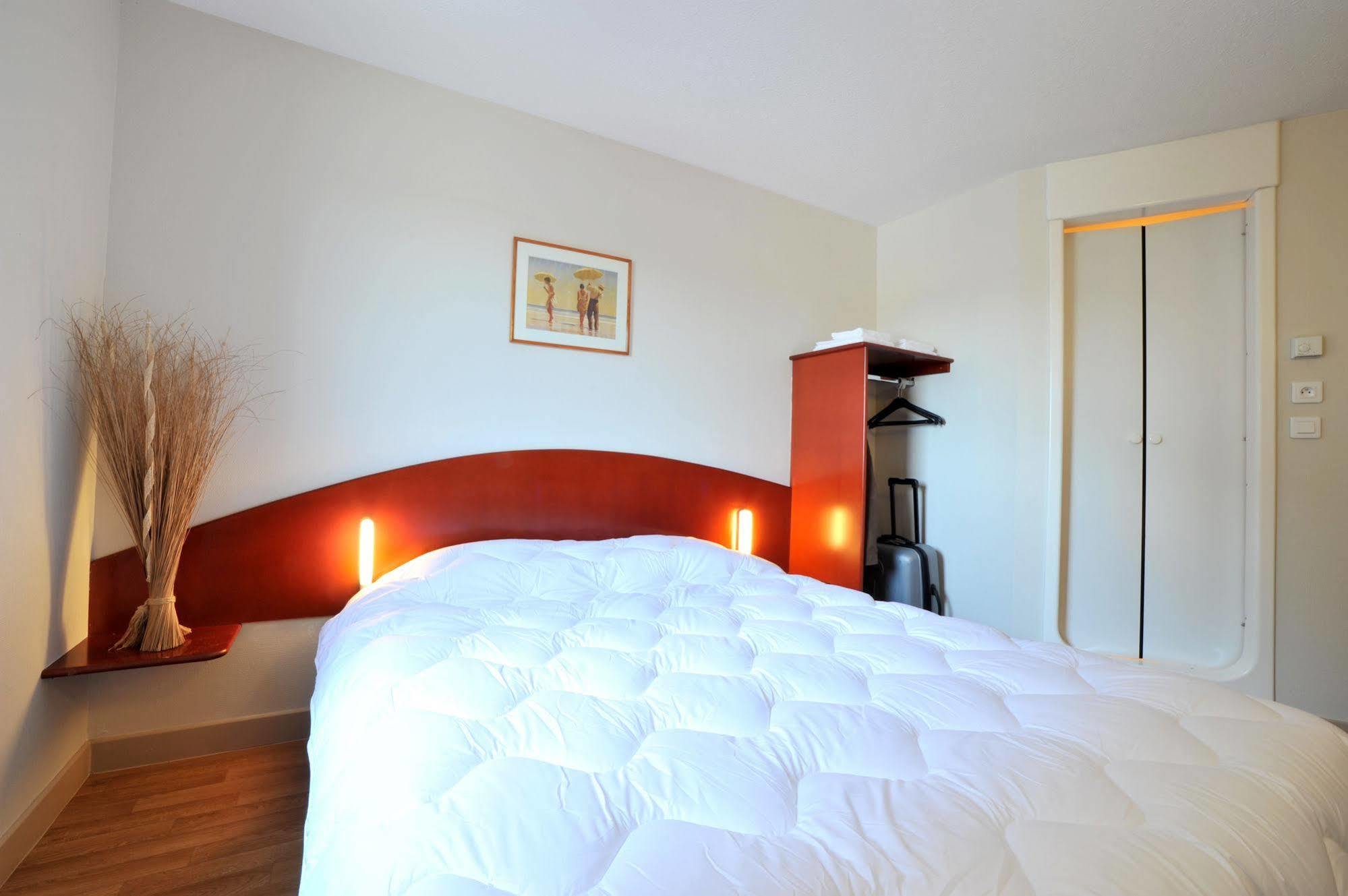 Hotel & Residence Site Du Futuroscope Jaunay-Clan Екстериор снимка
